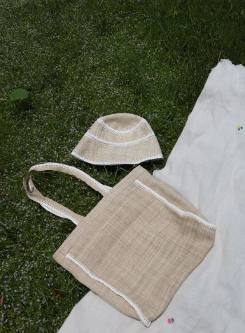 Hats, bags & accessories